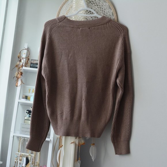 BNWT Heartloom Sweater - Picture 3 of 6